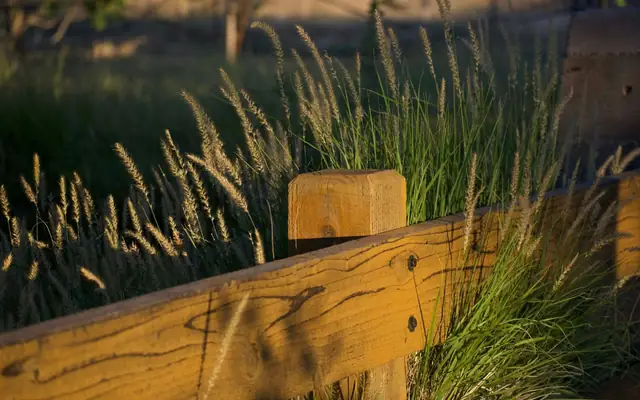 Retaining & sleepers
